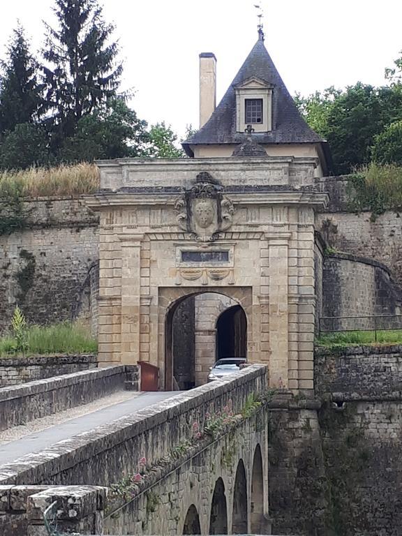 Entre Estuaire Et Citadelle